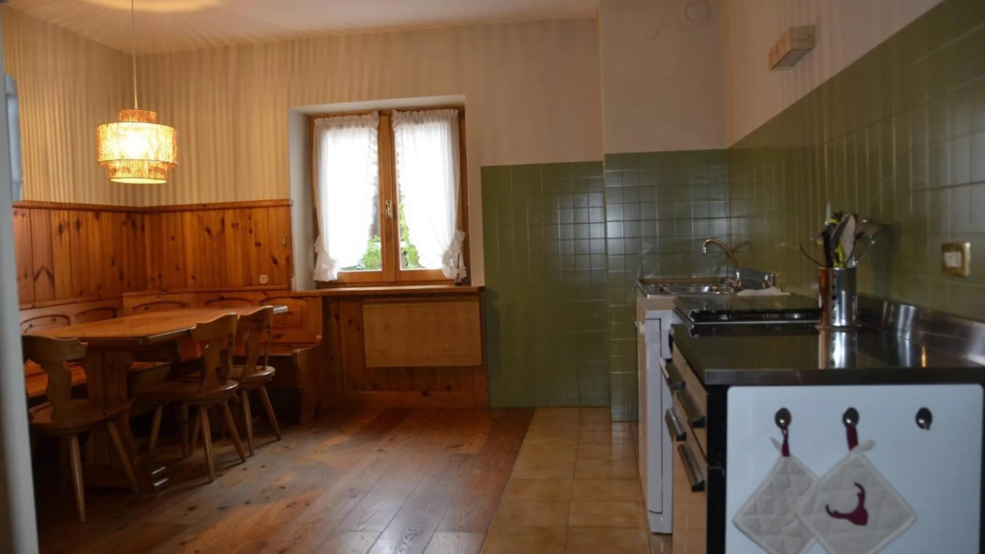 Apartment With Three Bedrooms And Garden In Chiave